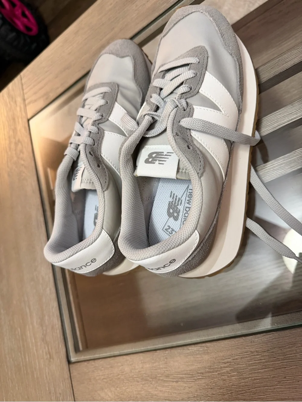 New Balance Women 237 Gray and White 9 1/2 - Picture 4 of 6